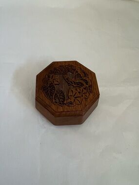 Vintage LaserCraft Octagonal Wooden Music Box Butterfly Floral  Lara's Theme